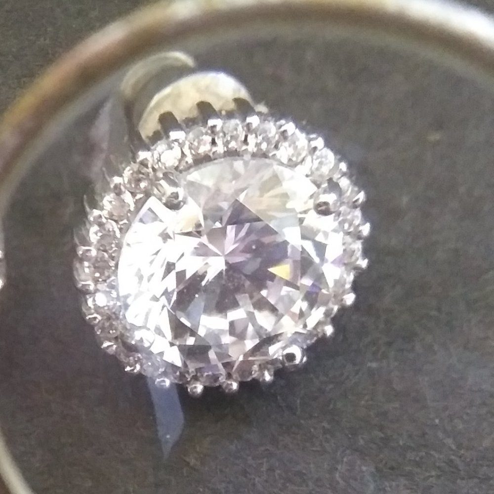 sparkly stud earrings stamped 925 china on the back - Picture 11 of 15